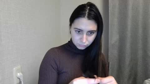 cute_strawberry_ online show from 12.26.24
