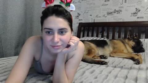 cute_strawberry_ online show from 12.29.24