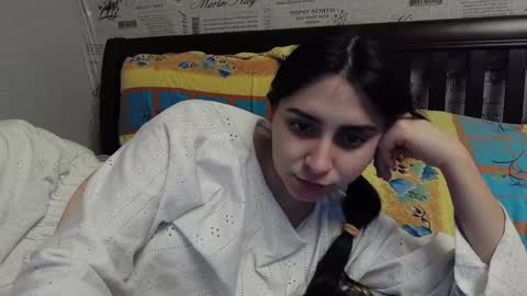 cute_strawberry_ online show from 01.08.25