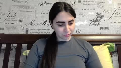 cute_strawberry_ online show from 01.28.25