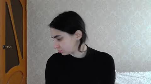 cute_strawberry_ online show from 02.24.25