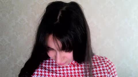 cute_strawberry_ online show from 09.18.25