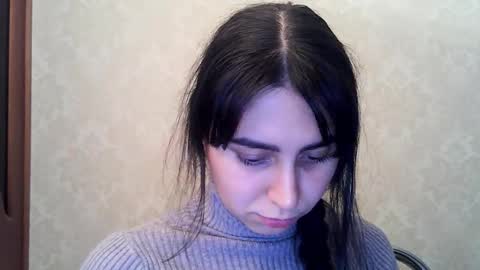 Snapshot of cute_strawberry_ chatting on 10.03.25 cute_strawberry_ online show from 10.03.25