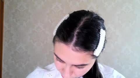 Snapshot of cute_strawberry_ chatting on 10.04.25 cute_strawberry_ online show from 10.04.25