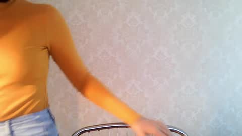 Snapshot of cute_strawberry_ chatting on 10.09.25 cute_strawberry_ online show from 10.09.25