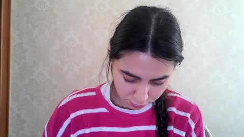 Snapshot of cute_strawberry_ chatting on 10.23.25 cute_strawberry_ online show from 10.23.25