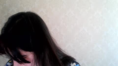 Snapshot of cute_strawberry_ chatting on 11.06.25 cute_strawberry_ online show from 11.06.25