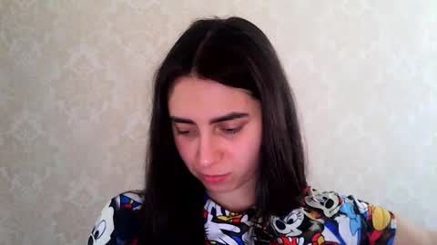 Snapshot of cute_strawberry_ chatting on 11.08.25 cute_strawberry_ online show from 11.08.25