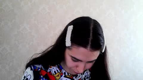 Snapshot of cute_strawberry_ chatting on 11.10.25 cute_strawberry_ online show from 11.10.25