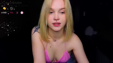 Snapshot of cute_summer_breathe chatting on 10.03.25 Sue online show from 10.03.25