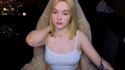 Snapshot of cute_summer_breathe chatting on 10.13.25 Sue online show from 10.13.25