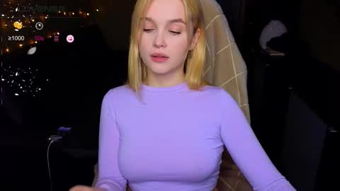 Snapshot of cute_summer_breathe chatting on 10.25.25 Sue online show from 10.25.25