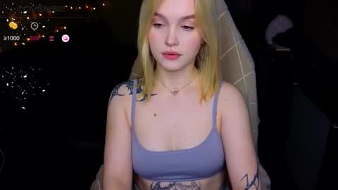 Snapshot of cute_summer_breathe chatting on 10.26.25 Sue online show from 10.26.25