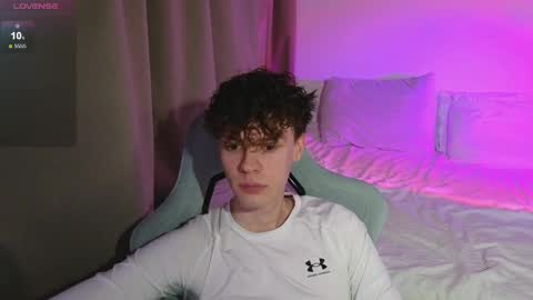 Snapshot of cute_thomas chatting on 05.09.26 Thomas - online show from 05.09.26
