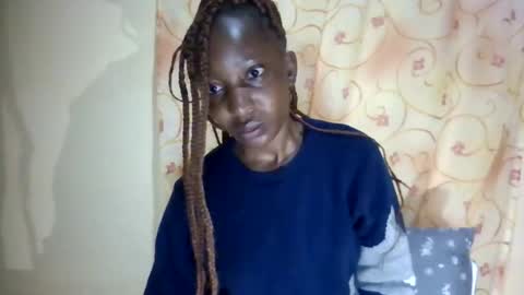 cute_xeniah online show from 10.31.25