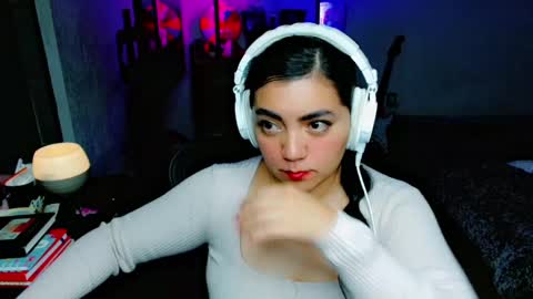 Snapshot of cuteambervi chatting on 02.08.25 Princess Amber online show from 02.08.25