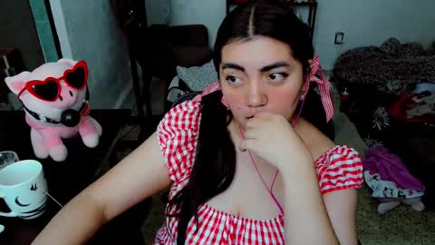 Snapshot of cuteambervi chatting on 10.14.25 Princess Amber online show from 10.14.25