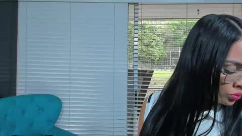 Snapshot of cuteanddesesperate chatting on 02.22.25 WANNA SEE MORE OF TWINS online show from 02.22.25