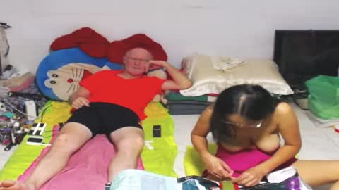 Snapshot of cuteandsexyone chatting on 01.31.25 CuteAndSexyOne Na and Brian online show from 01.31.25