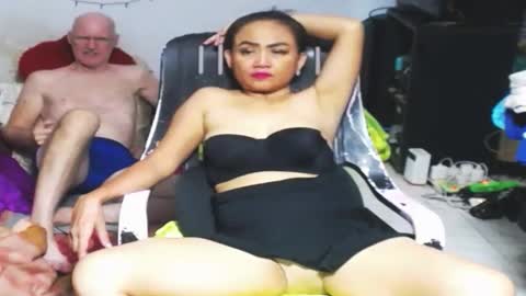 Snapshot of cuteandsexyone chatting on 10.03.25 CuteAndSexyOne Na and Brian online show from 10.03.25