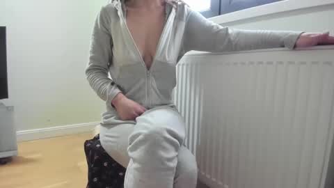 Snapshot of cuteangelx chatting on 03.03.25 Anne-Marie online show from 03.03.25