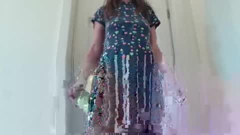 Snapshot of cuteangelx chatting on 10.21.25 Anne-Marie online show from 10.21.25