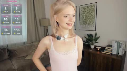 Snapshot of cutebrutality chatting on 10.14.25 Alice online show from 10.14.25