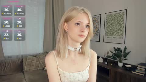 Snapshot of cutebrutality chatting on 10.19.25 Alice online show from 10.19.25