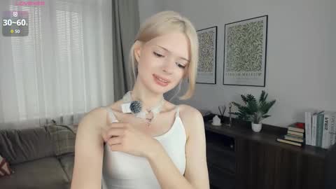 Snapshot of cutebrutality chatting on 10.24.25 Alice online show from 10.24.25