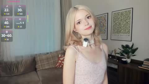 Snapshot of cutebrutality chatting on 11.04.25 Alice online show from 11.04.25