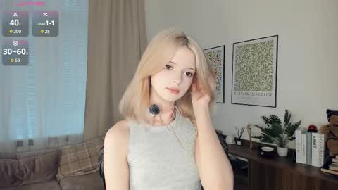 Snapshot of cutebrutality chatting on 11.11.25 Alice online show from 11.11.25