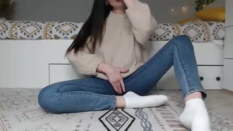 Snapshot of cuteemouse chatting on 11.11.25 Anna online show from 11.11.25