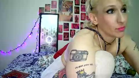 Bella online show from 04.21.26