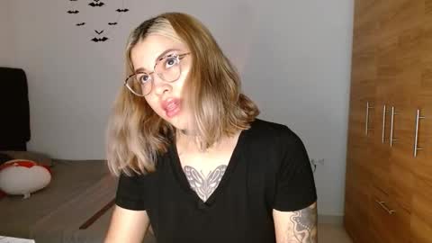 isabella online show from 01.10.26