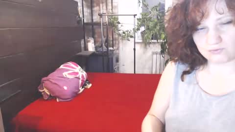 Snapshot of cutemoan chatting on 03.06.25 Rita online show from 03.06.25