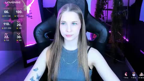 Snapshot of cutemousee chatting on 10.24.25 Rina online show from 10.24.25