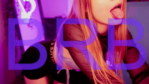 Snapshot of cutemousee chatting on 11.01.25 Rina online show from 11.01.25