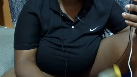 Snapshot of cutermilly chatting on 03.04.25 cutermilly online show from 03.04.25