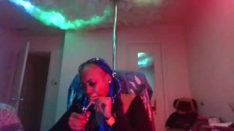mary mack online show from 02.05.25