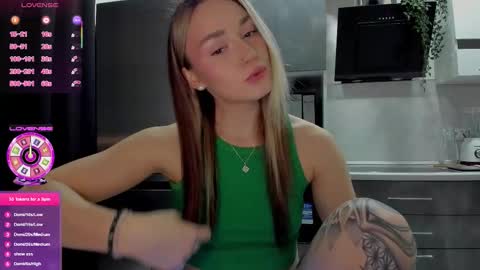 Snapshot of cutestdemon chatting on 02.25.26 Im saving up to fix my favorite car online show from 02.25.26