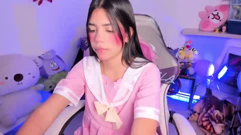  - independent model online show from 10.10.25