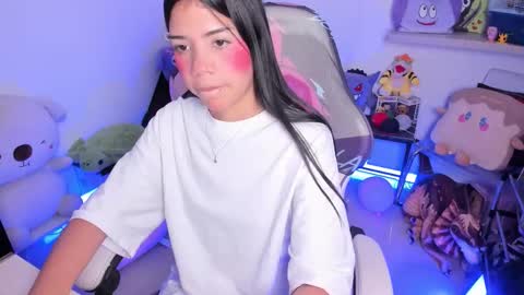  - independent model online show from 10.17.25