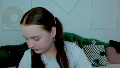 Nika  online show from 10.16.25