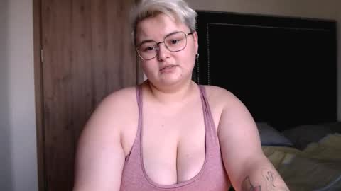 Snapshot of cutie_florence chatting on 11.12.25 Sophie Lilith online show from 11.12.25