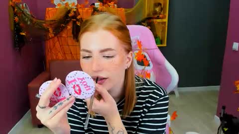 Lina online show from 10.14.25