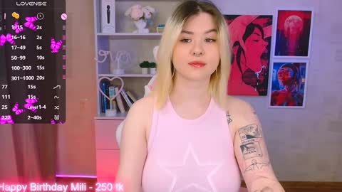 Snapshot of cutie_mili chatting on 01.24.25 mili online show from 01.24.25