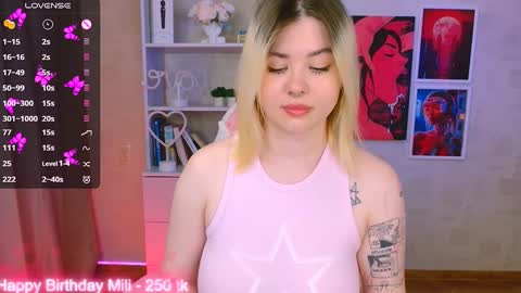 Snapshot of cutie_mili chatting on 01.24.25 mili online show from 01.24.25