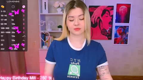 Snapshot of cutie_mili chatting on 01.27.25 mili online show from 01.27.25