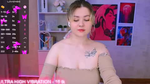 Snapshot of cutie_mili chatting on 02.03.25 mili online show from 02.03.25