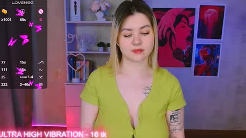 Snapshot of cutie_mili chatting on 02.04.25 mili online show from 02.04.25